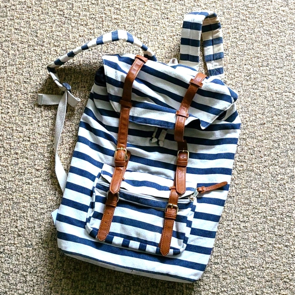 Forever 21 Backpack navy and white